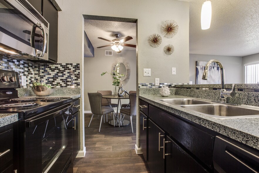 Current at the Grid Arlington, TX Apartment Finder