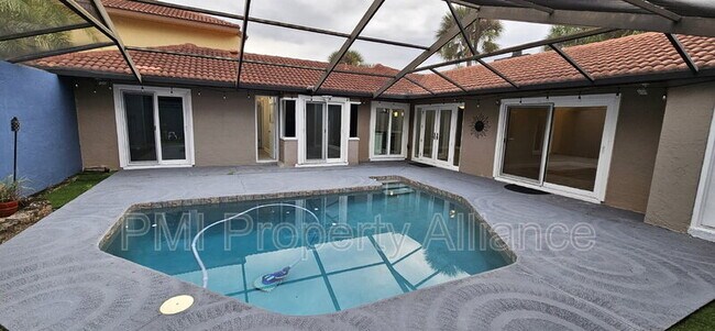 Building Photo - 5015 Nassau Cir