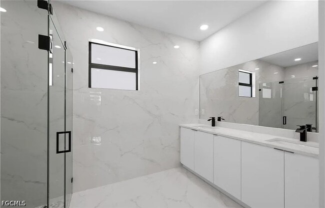 Building Photo - 223 SW 22nd Ct