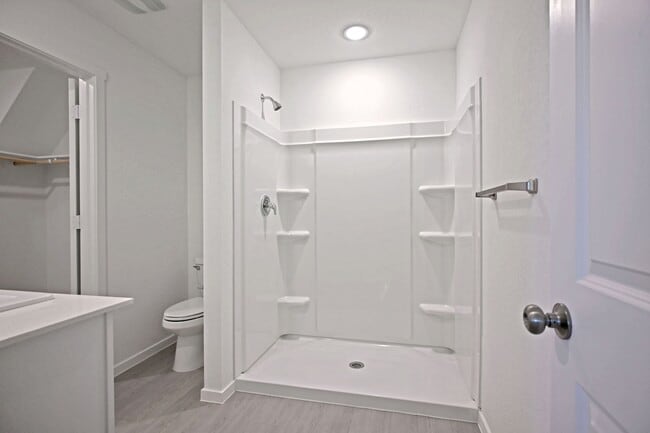 Building Photo - 2429 Legends Crk