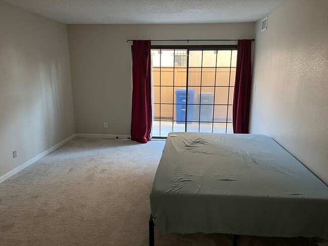 Building Photo - STYLISH HAYWARD HILLS CONDO WITH TWO PRIMARY SUITES AND BAY VIEWS!!!