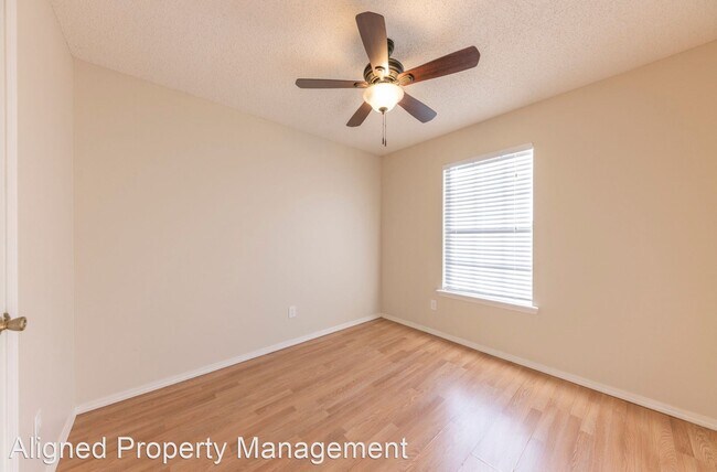 Building Photo - 4 br, 2 bath House - 1715 Calgary Trail
