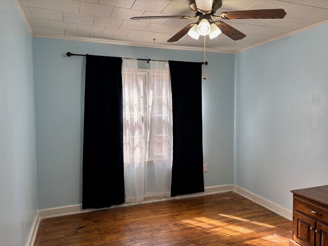 Building Photo - 3 BED, 1 BATH FARM HOUSE LOCATED IN STAR!