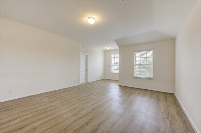 Building Photo - 16 Rose Desert Ct