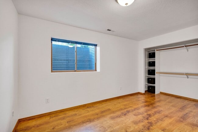 Building Photo - Single Family Home in LOLO, 4 bed / 3 bath...
