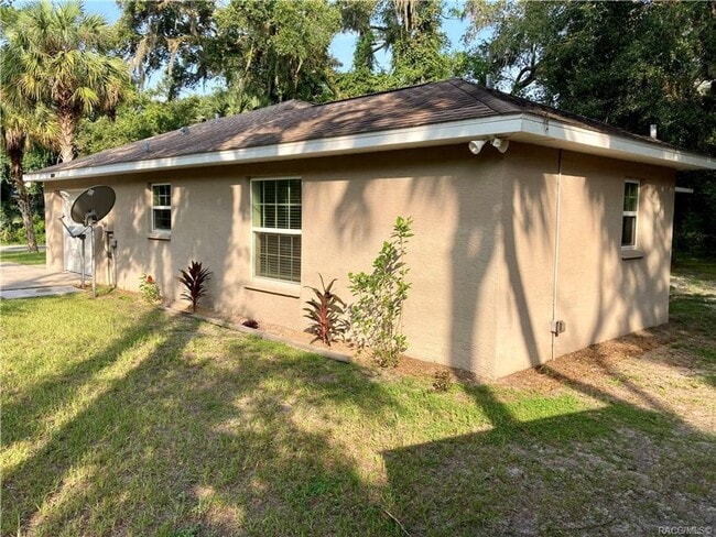 Building Photo - Crystal Manor 2 bedroom, 2 bath, 1 car garage home!