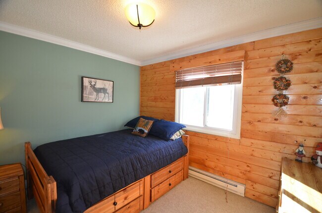 Building Photo - Year lease! Views of Quandary!