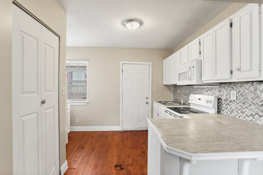 Building Photo - 3119 New Orleans St