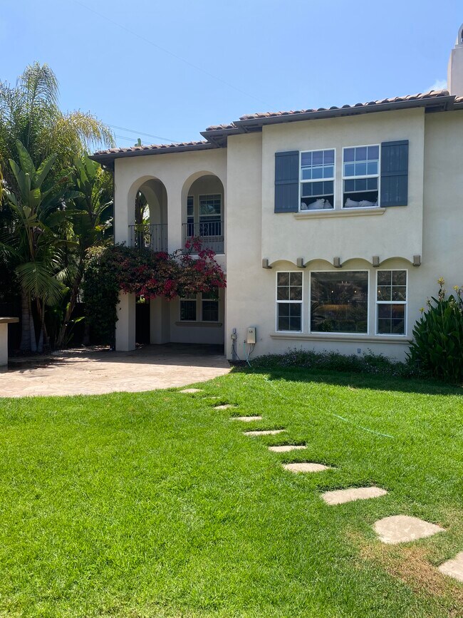 Building Photo - 6848 Estrella de Mar Rd