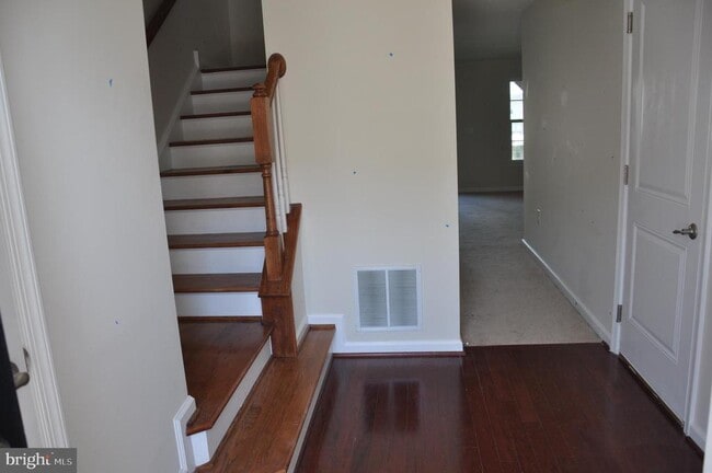 Building Photo - 905 Susan Cir