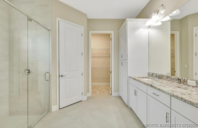 Building Photo - 15684 Goldfinch Cir