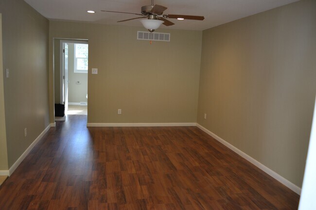 Building Photo - 122 Seaside Ave