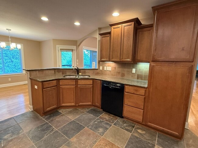 Building Photo - 6802 Stanwood Dr