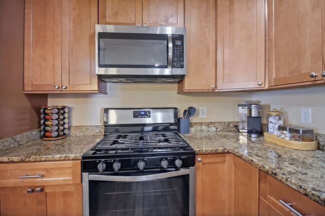 Building Photo - 7103 Highland St