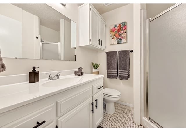 Building Photo - 203 NE J St