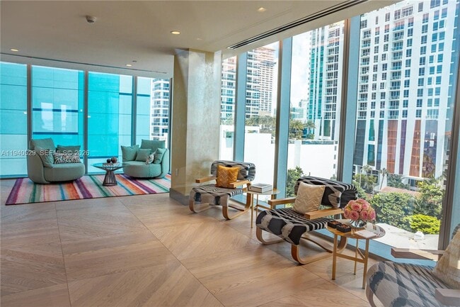 Building Photo - 700 NE 26th Terrace