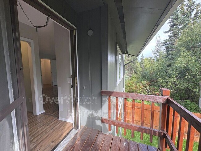 Building Photo - 6121 De Armoun Rd
