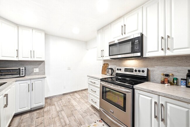 Building Photo - 1516 SW 24th St