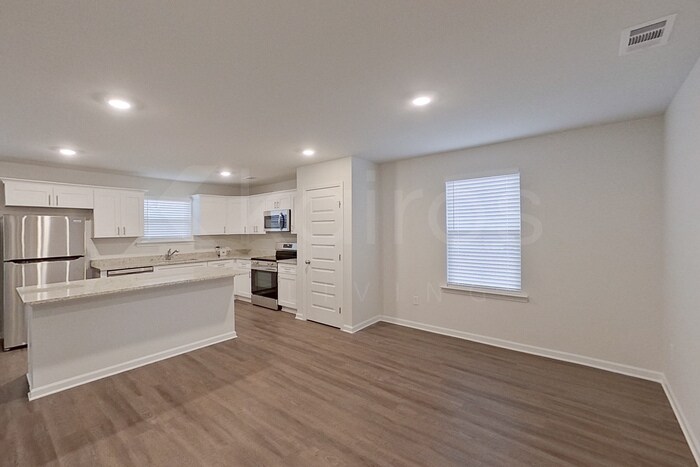 Building Photo - 114 Western Red Cedar Dr