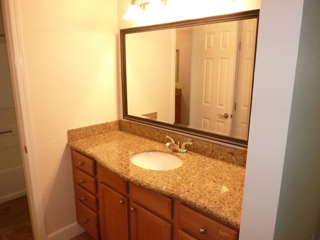 Building Photo - San Ramon Condo in Gated Community w/ Wash...