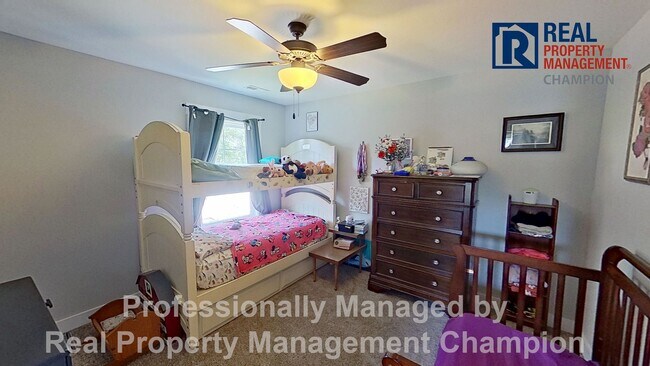 Building Photo - Spacious 3 BD/2.5 BA + Bonus Room | Community Boat Ramp & Dock Access