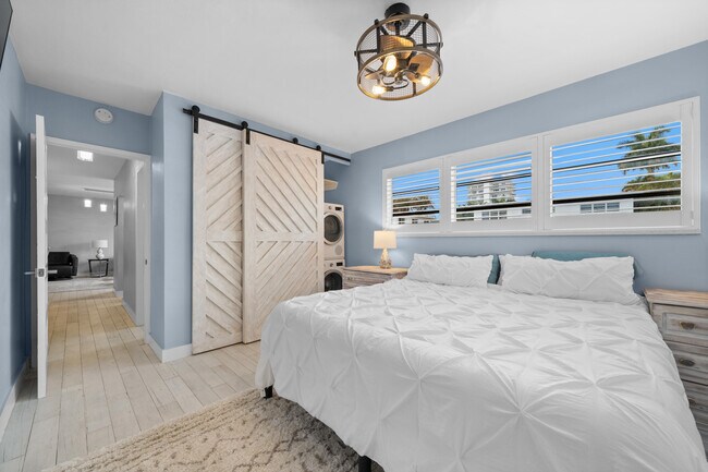 Building Photo - 624 Orton Ave