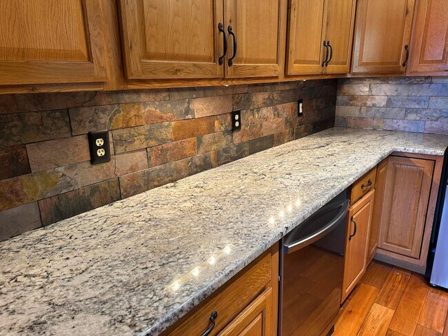 Building Photo - 4841 Julian Rd SW