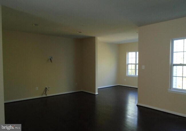 Building Photo - 7886 River Rock Way