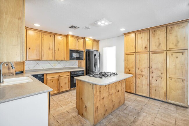 Building Photo - 8308 E Turney Ave