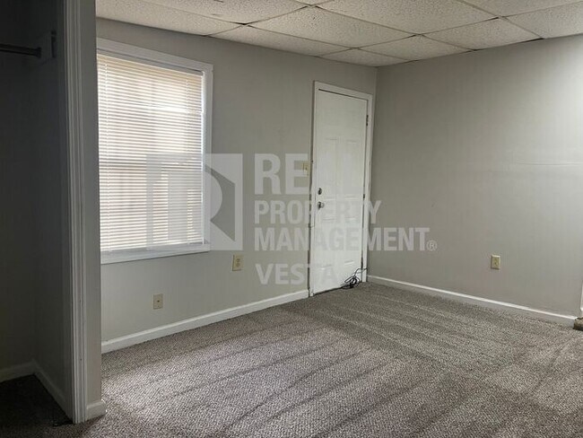 Building Photo - Four Bedroom House in Central Macon