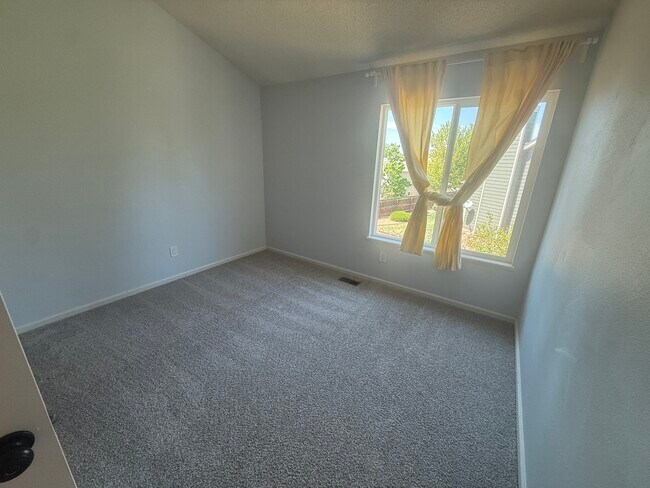 Building Photo - 14602 E Bellewood Pl
