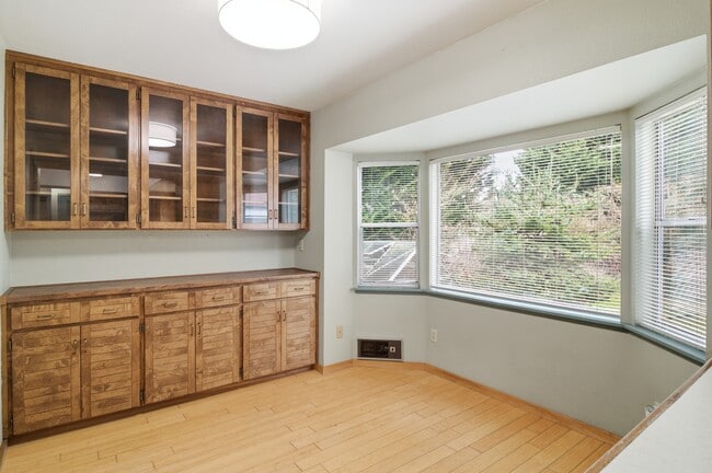 Building Photo - 8131 Veterans Dr SW