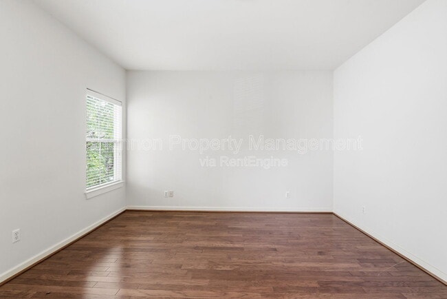 Building Photo - 4424 Blossom St