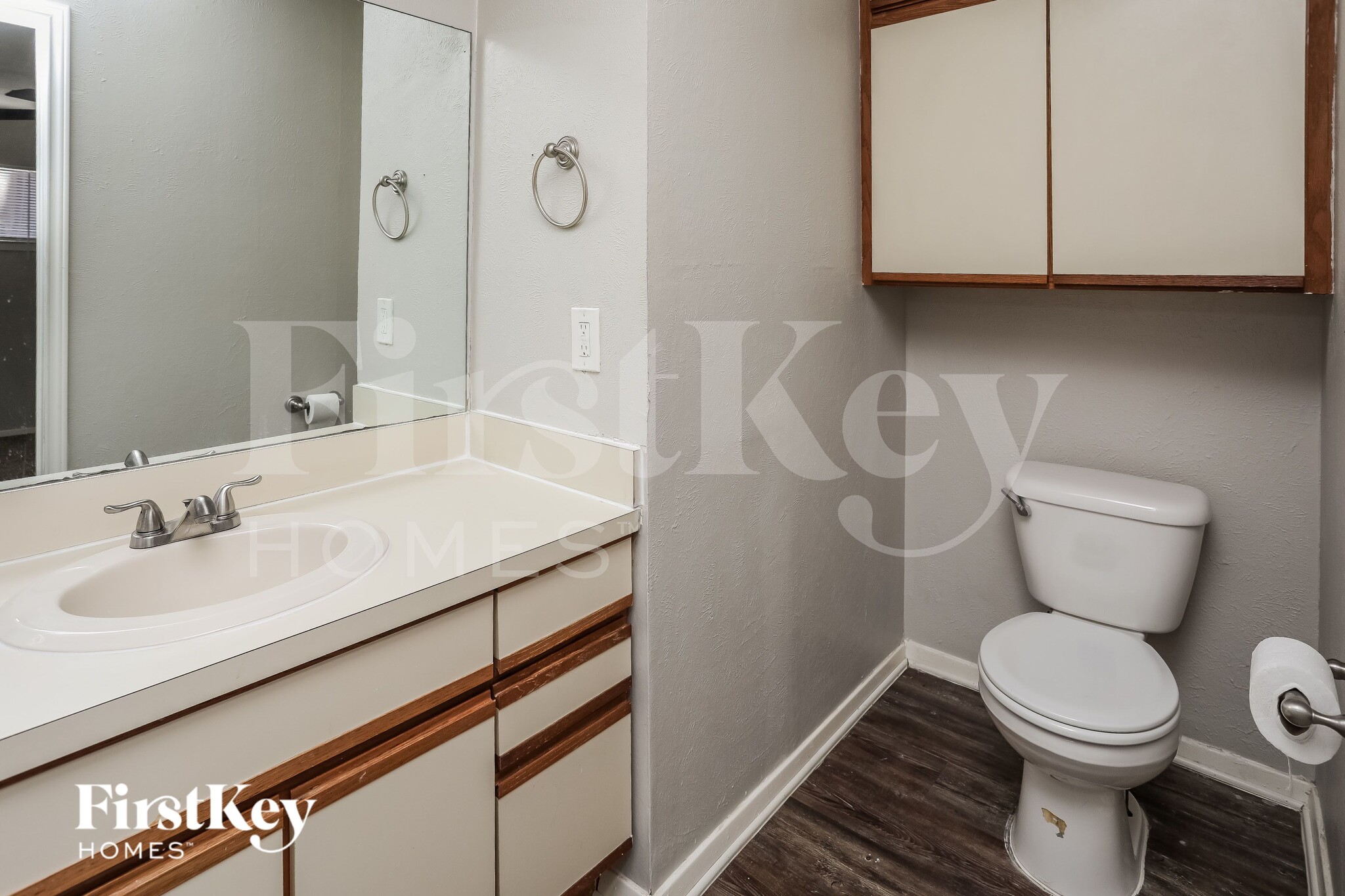 Building Photo - 417 Lakeside Dr