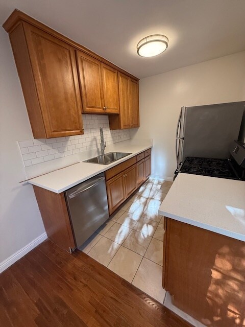 Building Photo - 1427 Centinela Ave