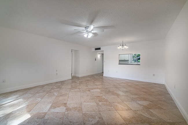Building Photo - 848 SW 9th St Cir