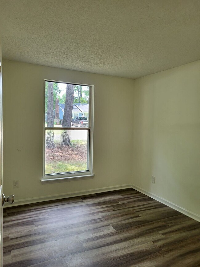 Building Photo - 3 bedroom home in Charlotte