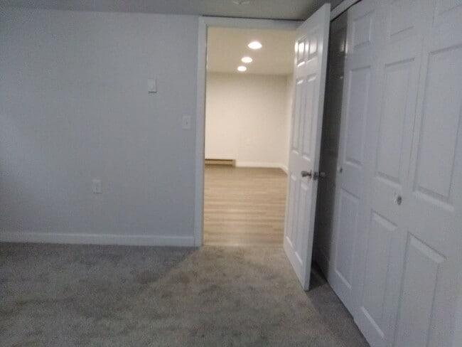 Building Photo - 406 S 11th St