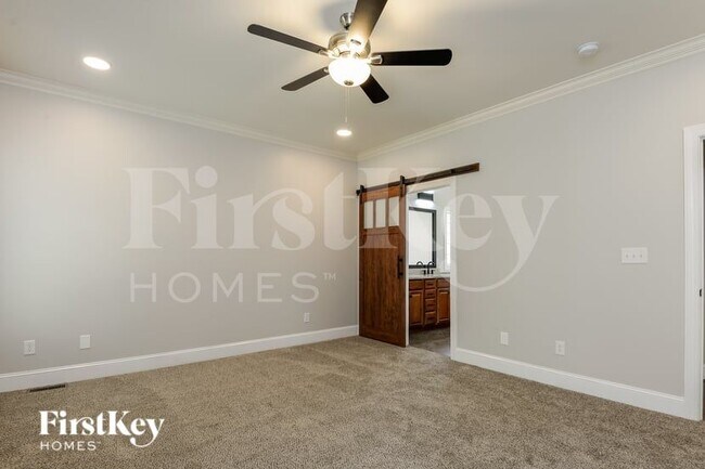 Building Photo - 7131 Greystone Village Ct