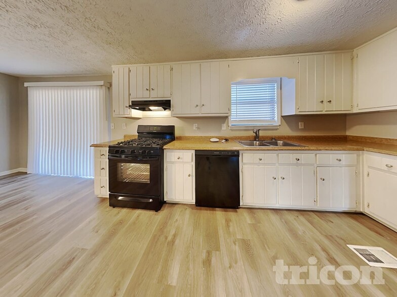 Building Photo - 5577 Mountain Park Way