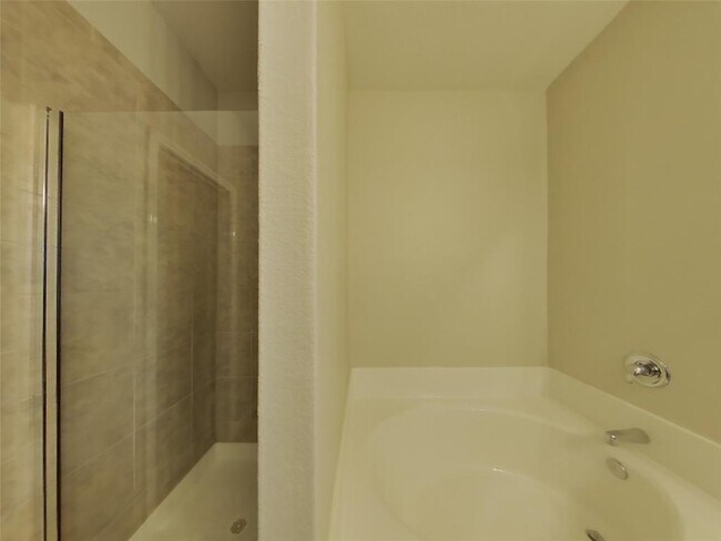 Building Photo - 10823 Spring Brook Pass Dr