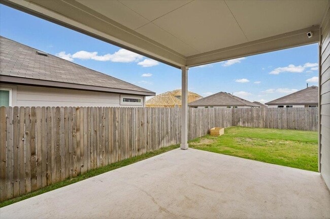 Building Photo - 20221 Heinrich Ln