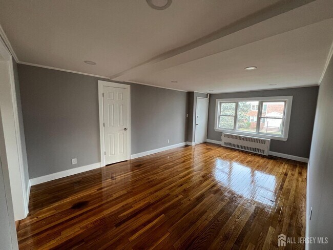 Building Photo - 10A Garfield Park