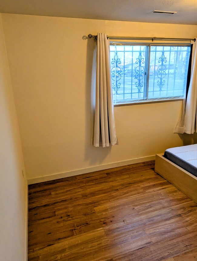 Building Photo - 1340 Dawson Dr