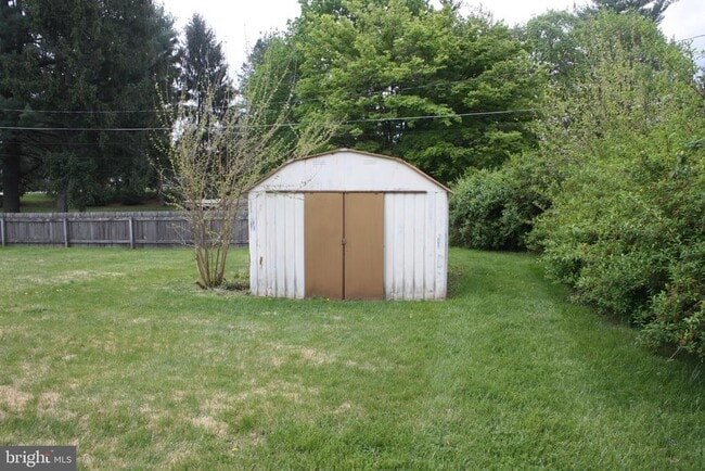 Building Photo - 1223 Township Line Rd