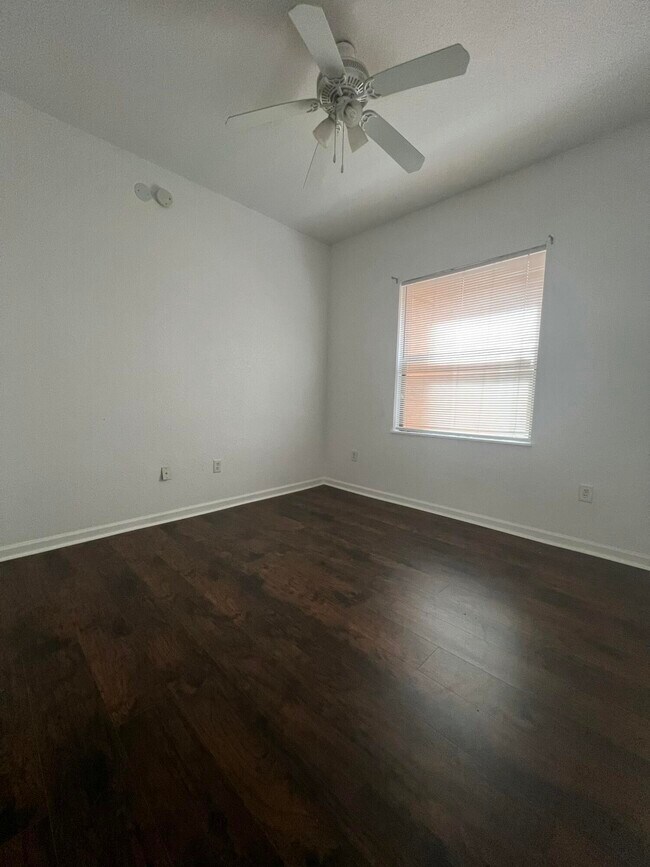 Building Photo - 1610 Presidential Way