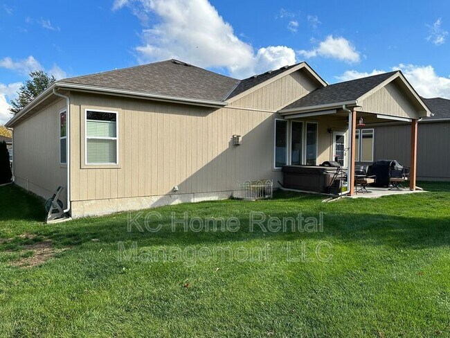 Building Photo - 2807 NE Sonora Valley Dr