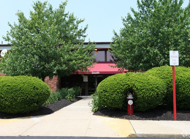 Building Photo - Seton Square North