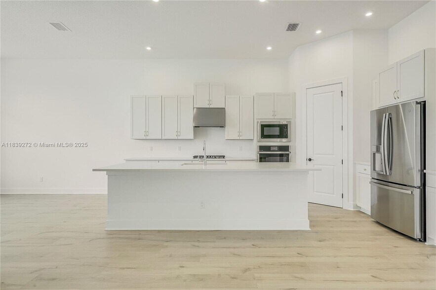 Building Photo - 9512 St. Germain Dr