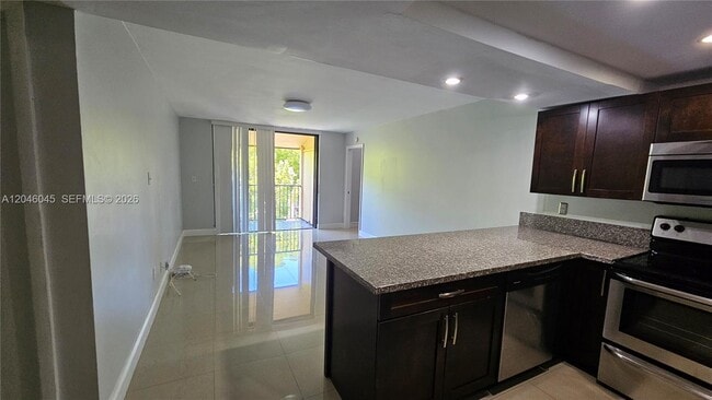 Building Photo - 14311 N Kendall Dr